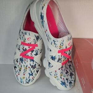 Easy Spirit Multicolor Floral Sneakers with Pink Laces Size 10 Never Worn